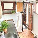 Varra Water - Unique Boat - Bornholm - Fjaelstavn ספינת מלון נקסו