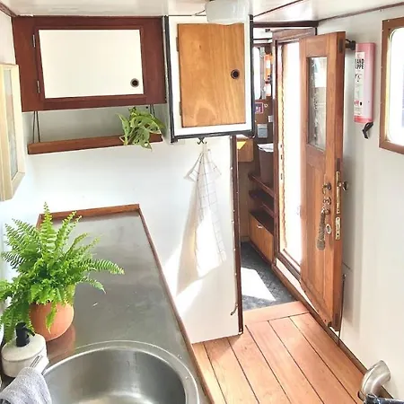 Varra Water - Unique Boat - Bornholm - Fjaelstavn 船上ホテル Neksø
