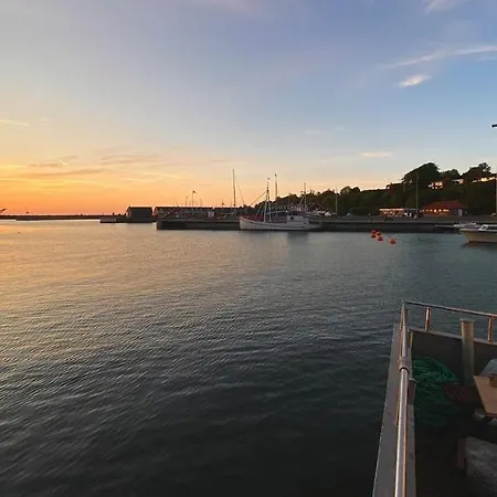 Varra Water - Unique Boat - Bornholm - Fjaelstavn * Nexo