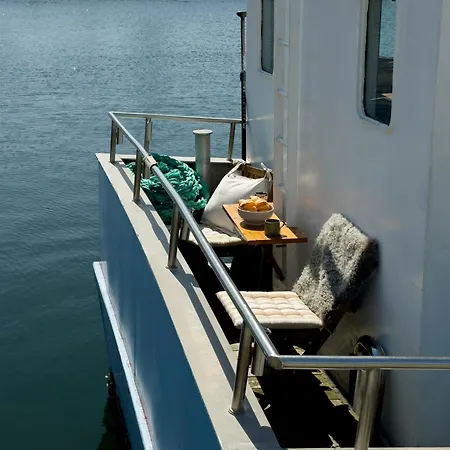 Varra Water - Unique Boat - Bornholm - Fjaelstavn 船上ホテル Neksø
