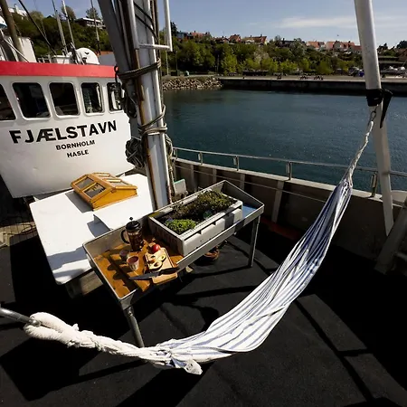 Varra Water - Unique Boat - Bornholm - Fjaelstavn 船上ホテル