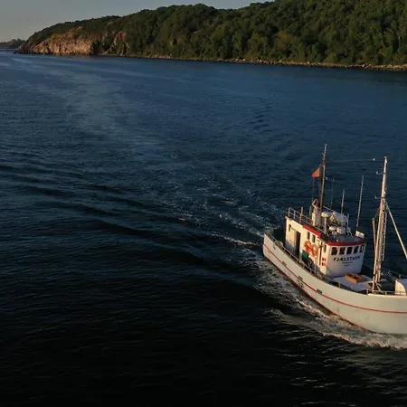 Varra Water - Unique Boat - Bornholm - Fjaelstavn 船上ホテル Neksø