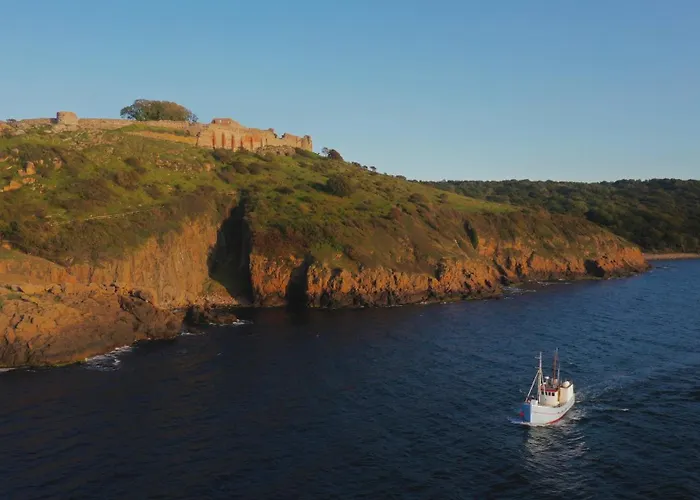 Varra Water - Unique Boat - Bornholm - Fjaelstavn Neksø